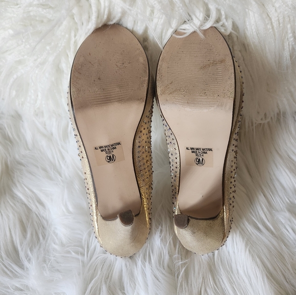 Gold Sparkle Heels ✨️ - Picture 5 of 5